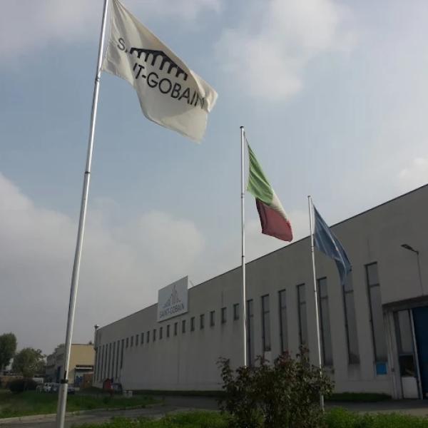 Opere di manutenzione allo stabilimento Saint Gobain Securit Italia